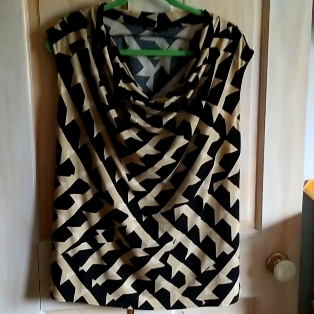 Sleeveless Top - Brand Chaus (Size L)
